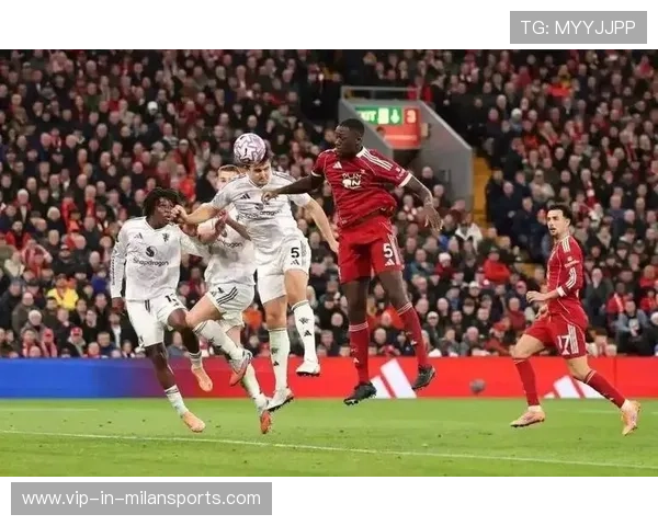 利物浦客场战术调整成功 整体表现提升压制对手实现逆袭 利物浦客场战术调整成功 整体表现提升压制对手实现逆袭