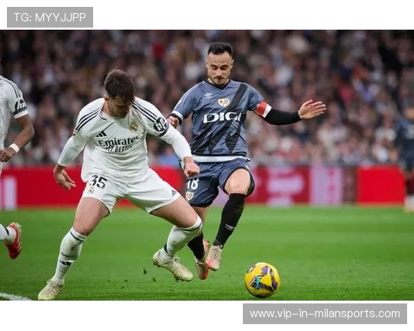 劳尔:从伯纳乌金童到坚守十年的王子传奇 劳尔:从伯纳乌金童到坚守十年的王子传奇