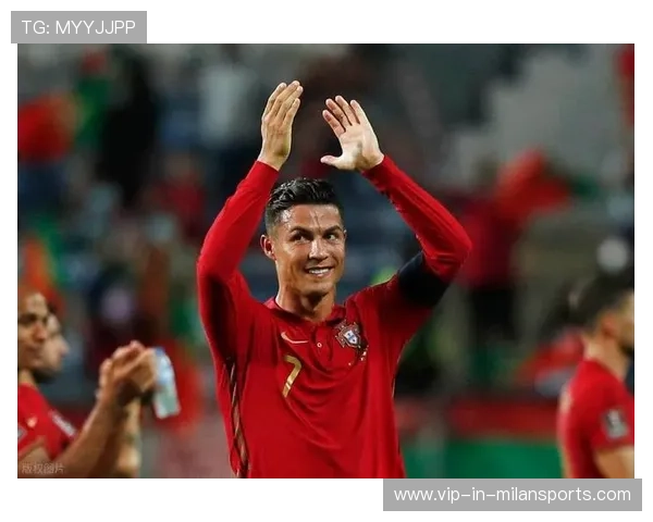 C罗训练中被队友恶搞，萌态刷屏全网