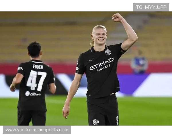 曼城破密防靠细腻传递，哈兰德撞射进球