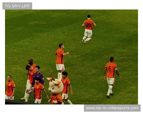 中超：青岛海牛主场力克武汉三镇 掌握保级主动权，中乙青岛海牛