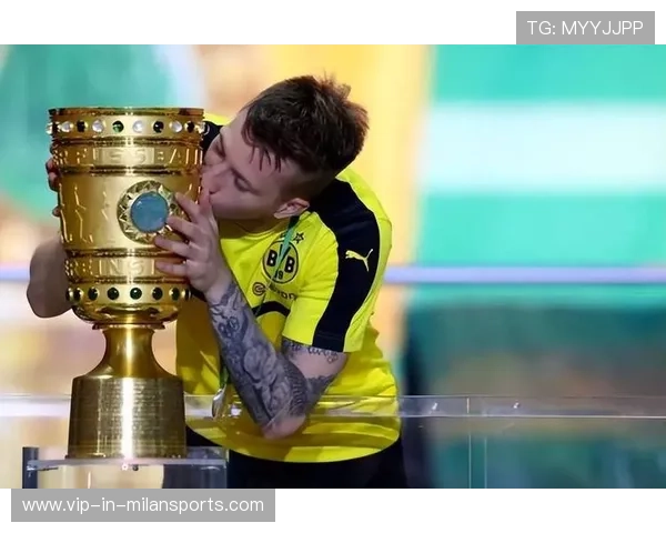 拉斐尔·莱万边路推进再入一球