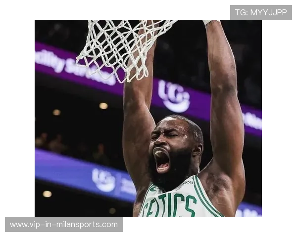 杰伦·布朗与斯图尔特冲突，技术犯规上演